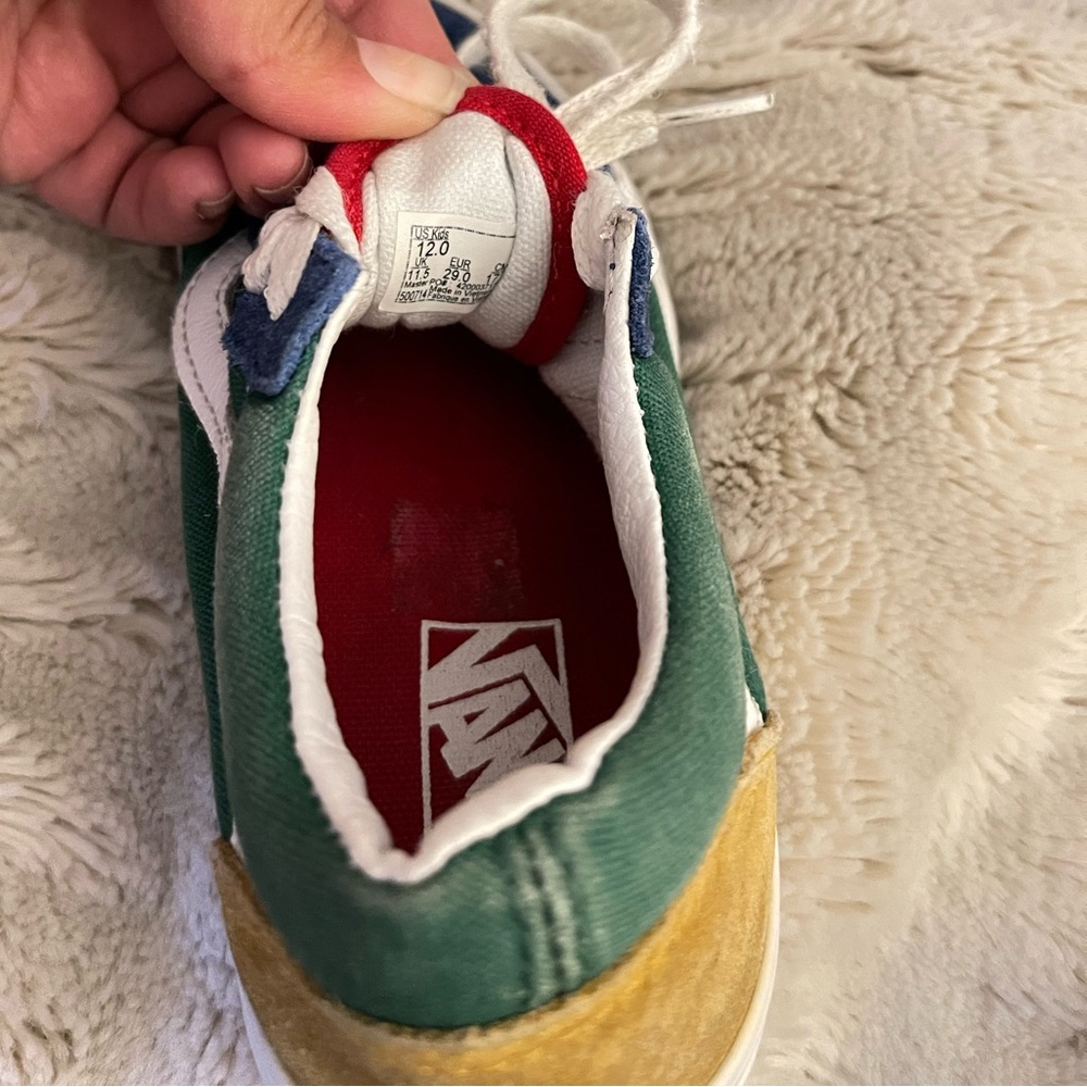 Vans - Picture 5 of 10